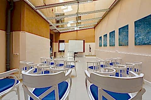 Конференц-зал